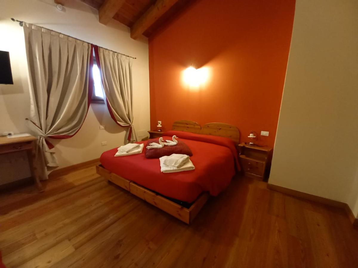 La Corte Dell'Ulivo Polazzo Luaran gambar